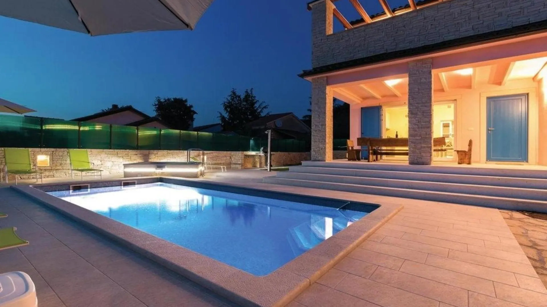 Ferienhaus Mit Privatpool Fuer 9 Personen Ca 240 Qm In Peroj, Istrien Istrische Riviera 0*, Peroj