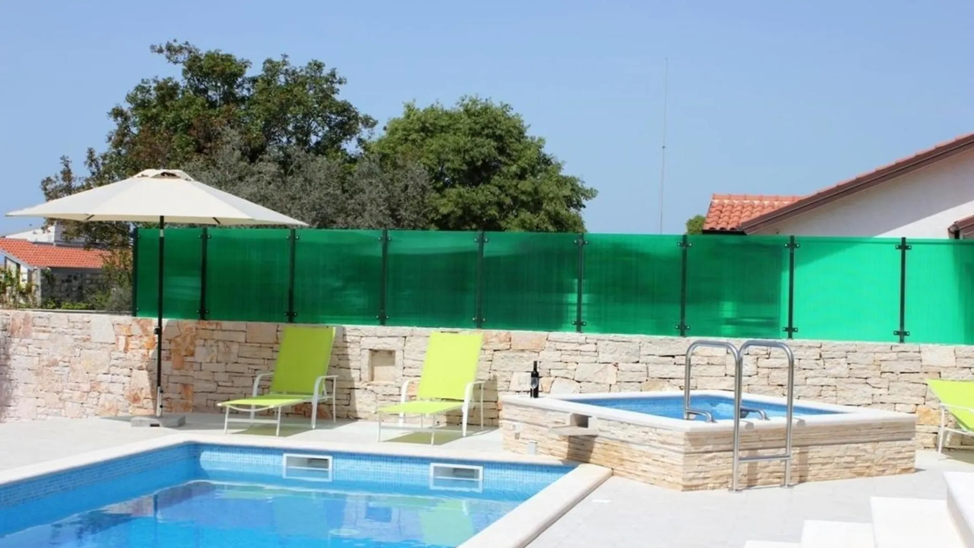 Ferienhaus Mit Privatpool Fuer 9 Personen Ca 240 Qm In Peroj, Istrien Istrische Riviera 0*, Peroj